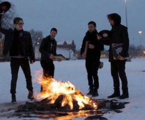 Fall Out Boy, "My Songs Know What You Did In The Dark (Light Em Up)": The Viewfinder Review