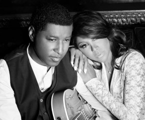 Toni Braxton & Babyface Put A "Hurt"ing On Some Walls In New Video