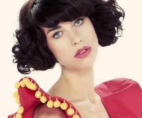 A Colorful "Miracle" From Kimbra